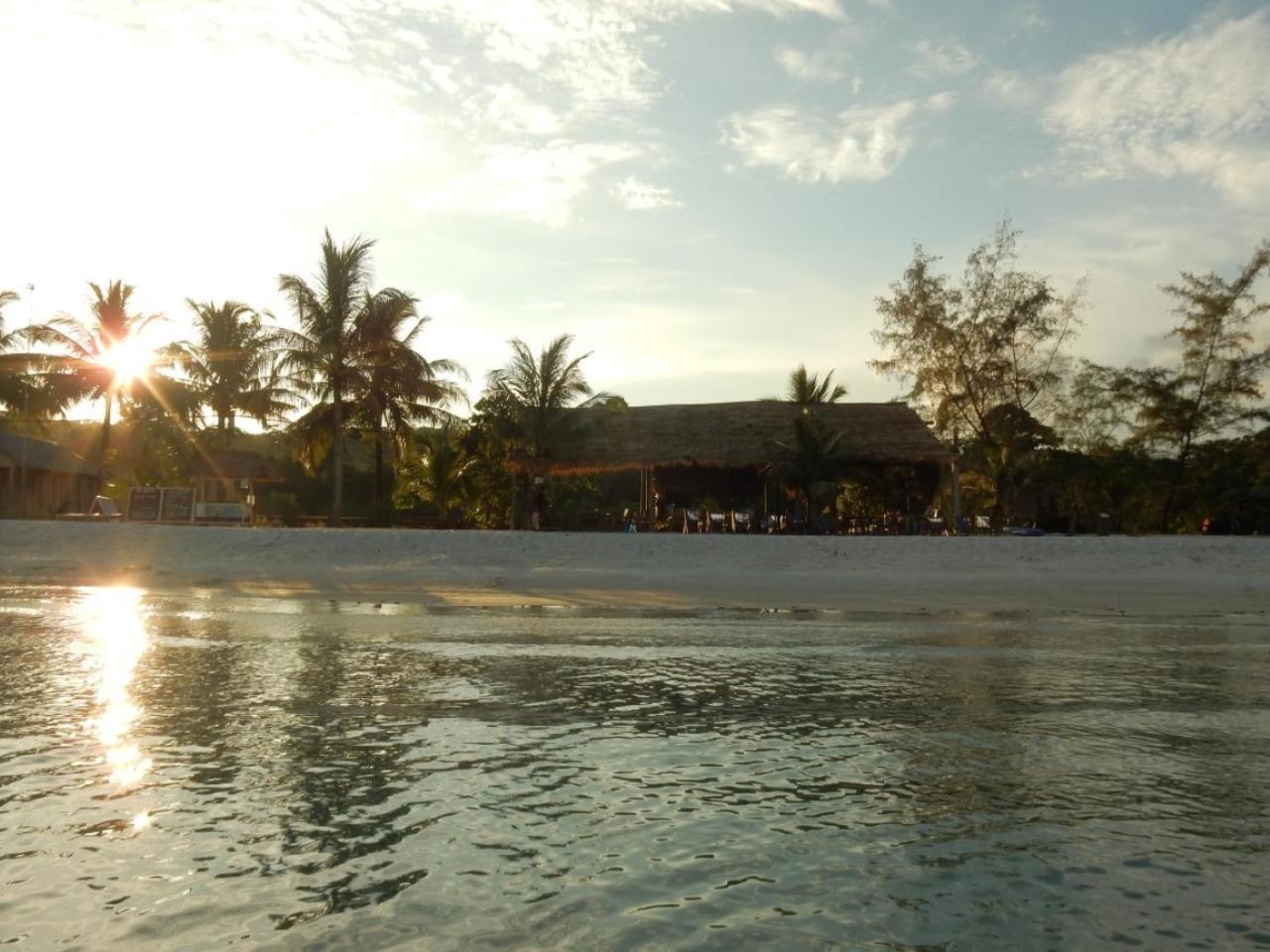 Sandbank Restaurant & Camping Koh Rong Kaoh Touch Exterior photo